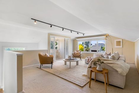 Photo of property in 8 Tiri Road, Milford, Auckland, 0620