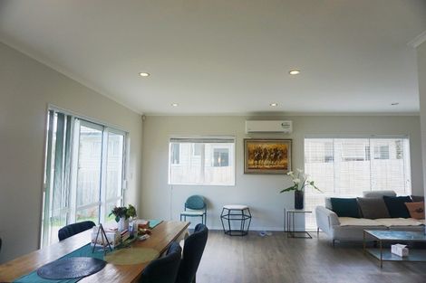 Photo of property in 27a Normanton Street, Glenfield, Auckland, 0629