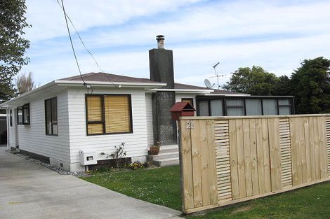 Photo of property in 25 Russell Road, Wainuiomata, Lower Hutt, 5014