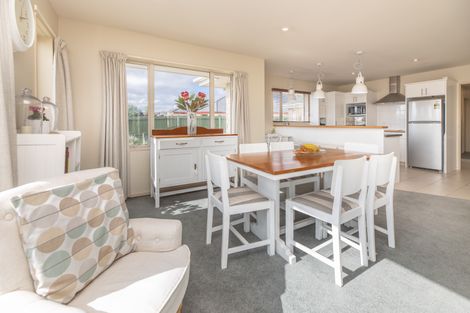 Photo of property in 10 Harrys Way, Redwood, Christchurch, 8051