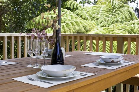 Photo of property in 3/47 Kaipatiki Road, Glenfield, Auckland, 0629