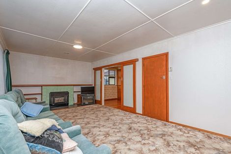 Photo of property in 28 Ormond Street, Woodville, 4920