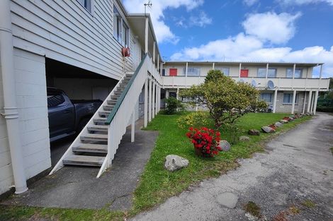 Photo of property in 2/19 Pirie Crescent, Moera, Lower Hutt, 5010