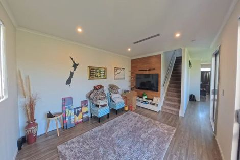 Photo of property in 11 Pihoihoi Place, Hobsonville, Auckland, 0616