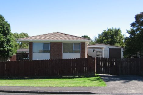 Photo of property in 4 Peterhouse Place, West Harbour, Auckland, 0618