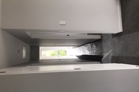 Photo of property in 32 Roxborough Place, East Tamaki Heights, Auckland, 2016