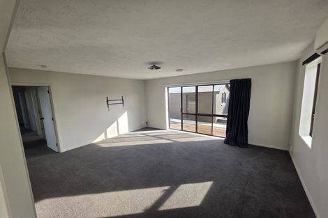 Photo of property in 128a Inwoods Close, Parklands, Christchurch, 8083