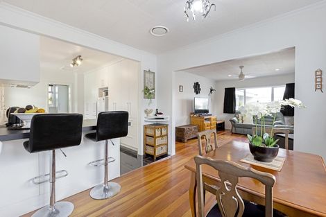 Photo of property in 56 Meeanee Road, Taradale, Napier, 4112