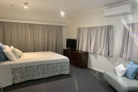 Photo of property in 14 Pokohiwi Road, Normandale, Lower Hutt, 5010