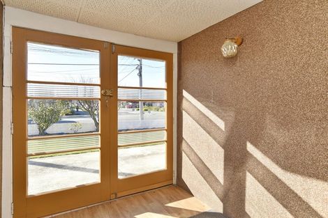 Photo of property in 115 Wilsons Road South, Saint Martins, Christchurch, 8022