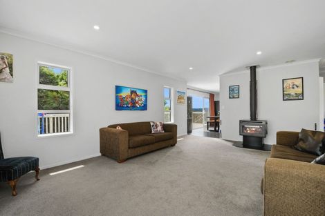 Photo of property in 11 Gavinike Place, Waimauku, 0812