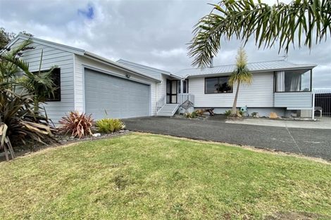 Photo of property in 91 Wiseley Road, West Harbour, Auckland, 0618