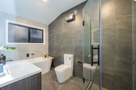 Photo of property in 18 Madden Avenue, Kumeu, 0810