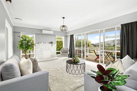 Photo of property in 42 Turville Crescent, Newlands, Wellington, 6037