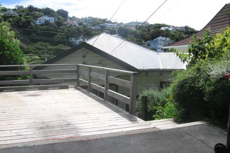 Photo of property in 10 Moana Road, Kelburn, Wellington, 6012