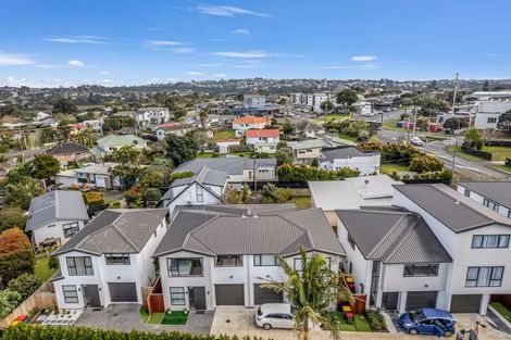 Photo of property in 6/684 Te Atatu Road, Te Atatu Peninsula, Auckland, 0610
