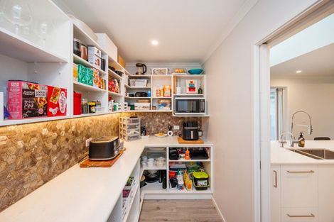 Photo of property in 61 Hartwell Drive, Kelvin Grove, Palmerston North, 4470