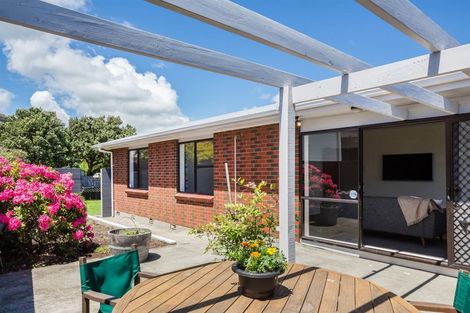 Photo of property in 16 Eskdale Road, Papakowhai, Porirua, 5024