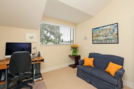 Photo of property in 1b Neeve Place, Taradale, Napier, 4112
