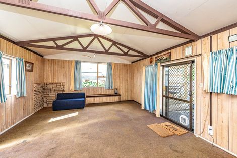 Photo of property in 14 Saunders Place, Gonville, Whanganui, 4501