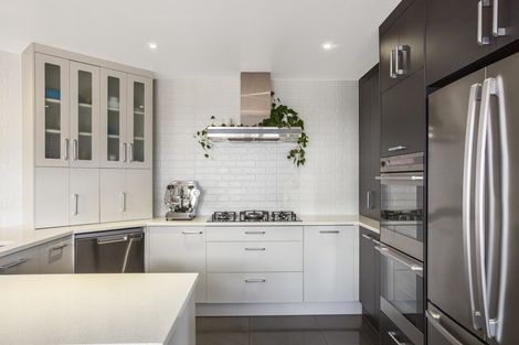 Photo of property in 18 Peel Lane, Aotea, Porirua, 5024