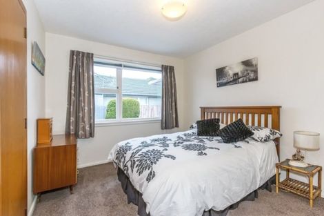 Photo of property in 39 Lake Terrace Road, Burwood, Christchurch, 8061