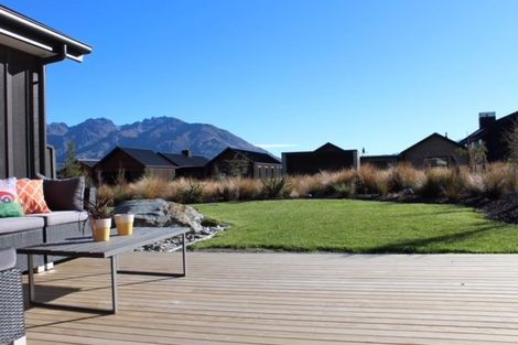 Photo of property in 6 Hovingham Court, Jacks Point, Queenstown, 9371