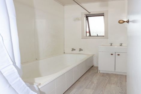 Photo of property in 309 Linton Crescent, Whangamata, 3620