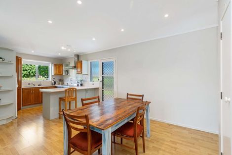 Photo of property in 18 Waterlea Avenue, Mangere Bridge, Auckland, 2022