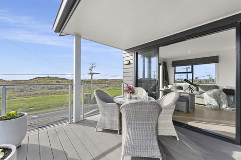 Photo of property in 972 Papamoa Beach Road, Papamoa Beach, Papamoa, 3118