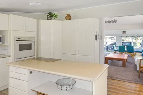 Photo of property in 23 Nash Parade, Foxton Beach, Foxton, 4815