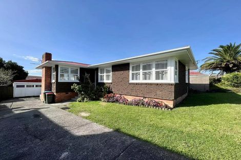Photo of property in 12 Keats Place, Blockhouse Bay, Auckland, 0600