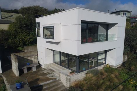 Photo of property in 19 Penlington Place, Akaroa, 7520