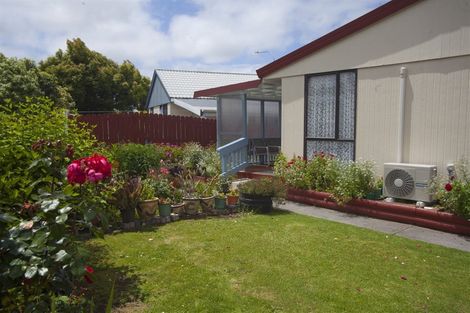 Photo of property in 2 Ireland Place, Ranui, Auckland, 0612