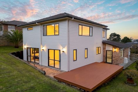 Photo of property in 104 San Marino Drive West, Henderson, Auckland, 0612