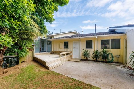 Photo of property in 235 Heta Road, Merrilands, New Plymouth, 4312