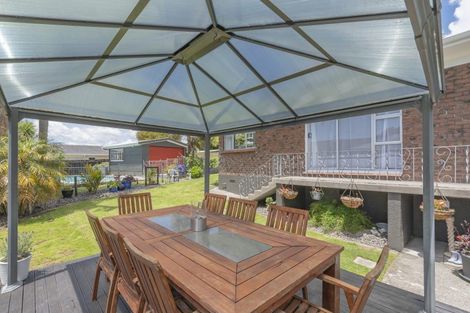 Photo of property in 3 Alf Walker Place, Papakura, 2110