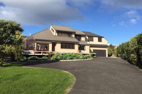 Photo of property in 70 Newhaven Terrace, Mairangi Bay, Auckland, 0630