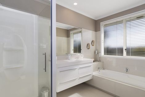 Photo of property in 2 Kakapo Place, Pyes Pa, Tauranga, 3112