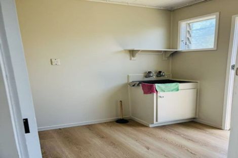 Photo of property in 8 Ranui Station Road, Ranui, Auckland, 0612