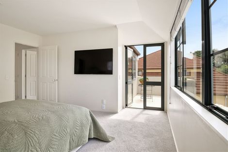 Photo of property in 31 Oakwood Grove, Eastern Beach, Auckland, 2012