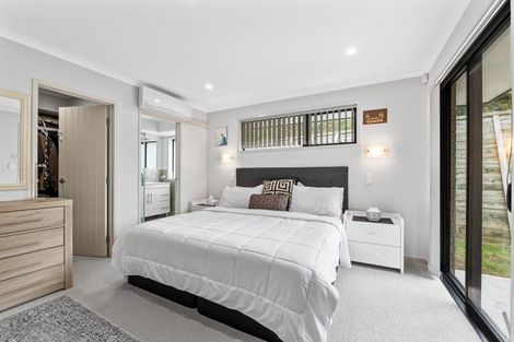 Photo of property in 11 Frederick Place, Whalers Gate, New Plymouth, 4310