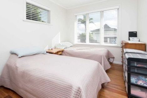 Photo of property in 8 Evelyn Road, Cockle Bay, Auckland, 2014