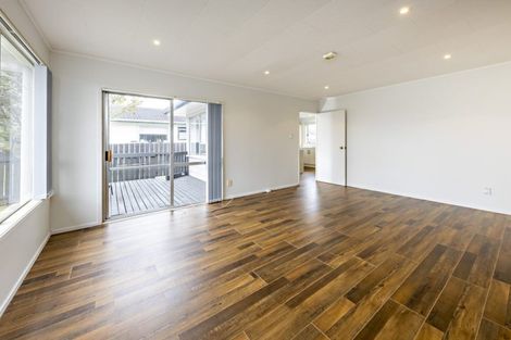 Photo of property in 438 Roscommon Road, Clendon Park, Auckland, 2103