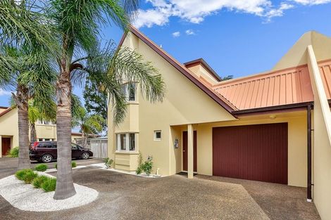 Photo of property in 2/137 Lakeside Drive, Orewa, 0931