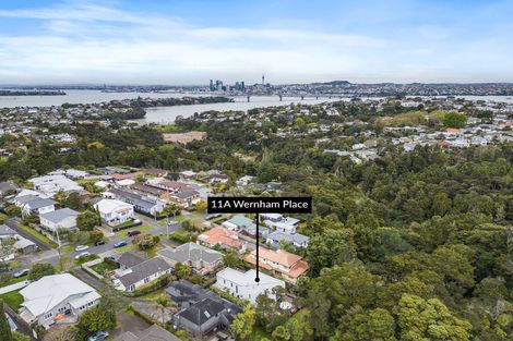 Photo of property in 11a Wernham Place, Northcote, Auckland, 0626