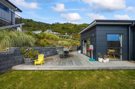 Photo of property in 82 Kotare Street, Waikanae, 5036