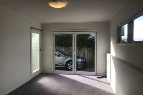 Photo of property in 1/37 Parr Terrace, Castor Bay, Auckland, 0620