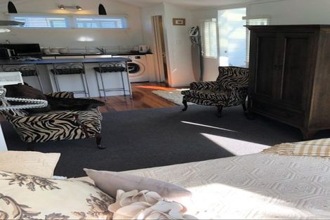 Photo of property in 25 Falkirk Avenue, Seatoun, Wellington, 6022