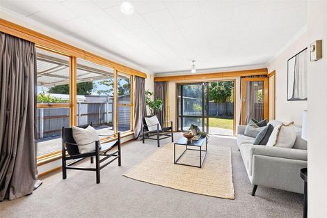 Photo of property in 8 Davidson Crescent, Hornby, Christchurch, 8042